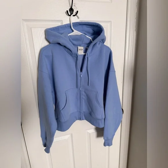 Aritzia | Cozy Sweatfleece Boyfriend Boxy Zip Hoodie in Dayflower Blue | Large - Picture 3 of 13